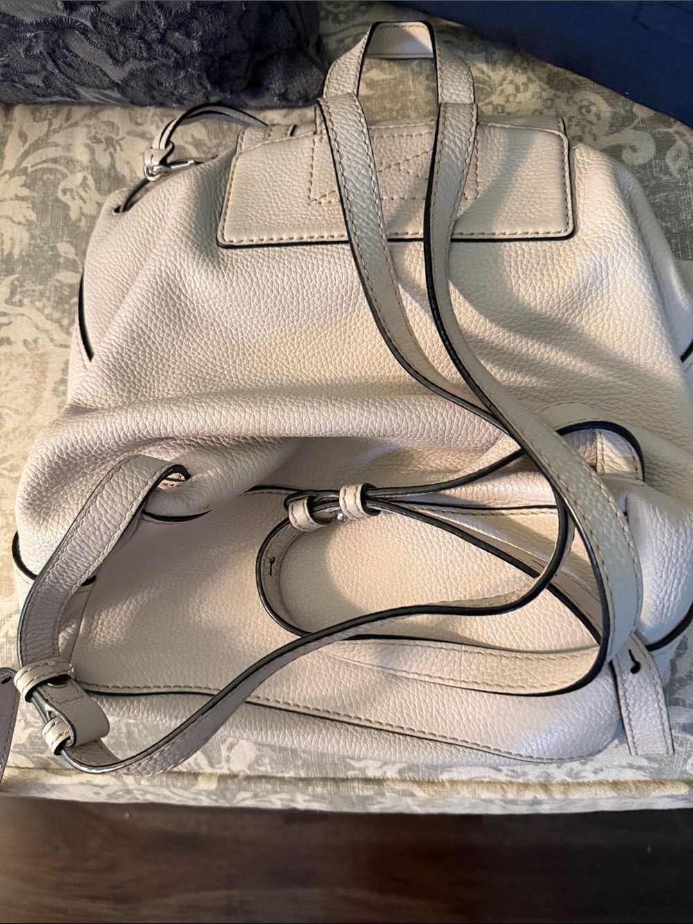 Marc Jacobs Cream Pebbled Leather Drawstring Backpack - Picture 2 of 4